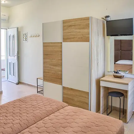 Haraki Sand Beach Aparthotel
