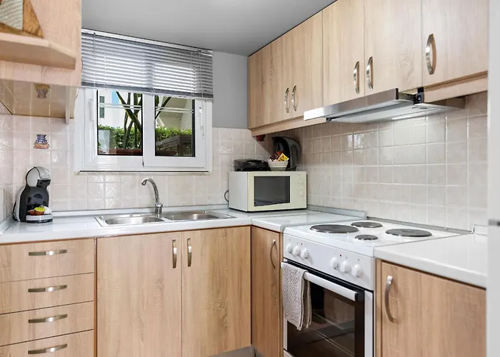 Haraki Sand Beach 4* 하라키